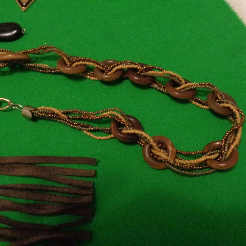 BOHEMIAN DREAMER 3 NEW NECKLACES 1 RETRO EARINGS PIECE OF FRINGE LOT